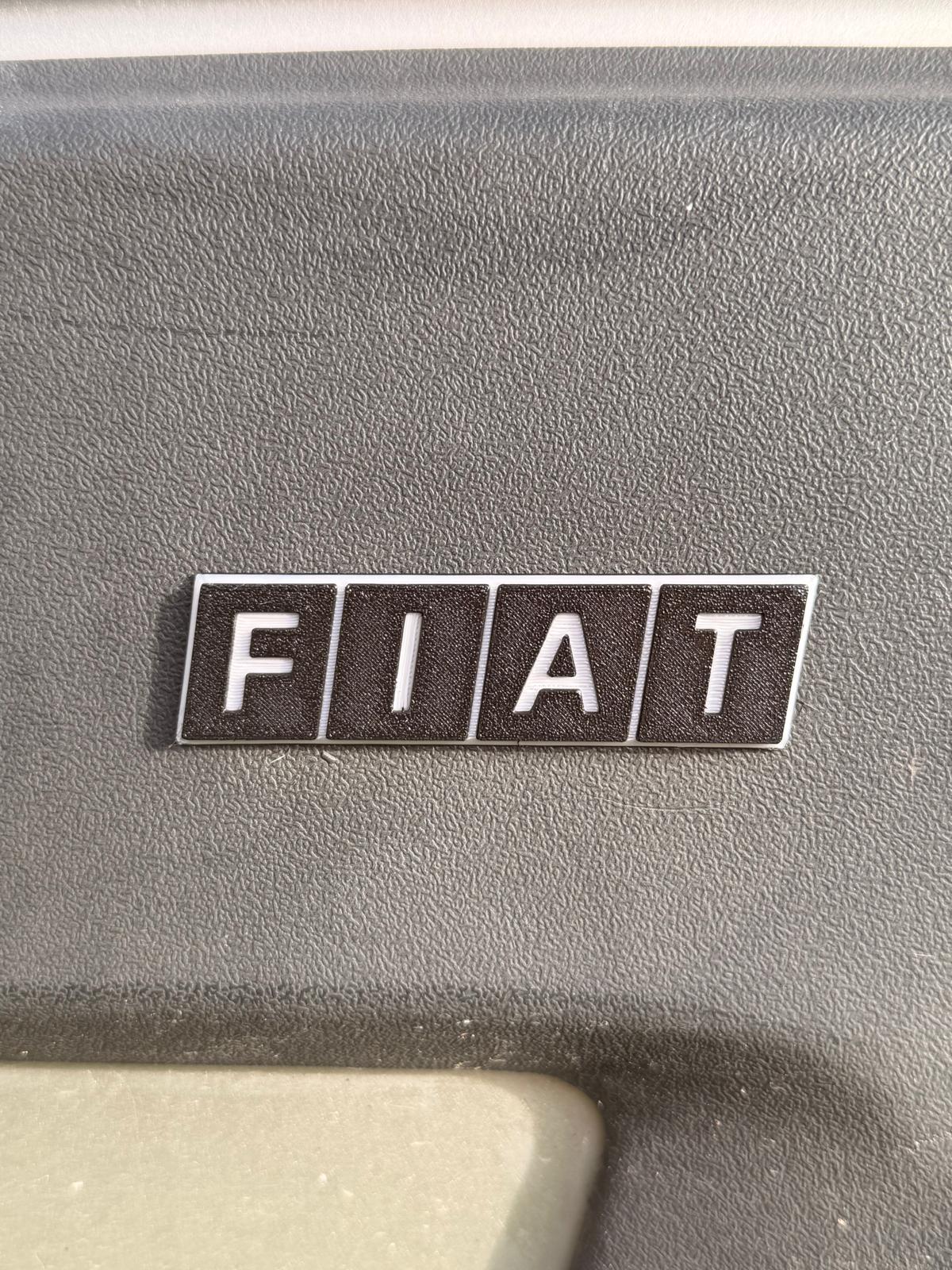 Fregi logo Fiat compatibile per modanature Panda prima serie kit da 2pz Vari Colori